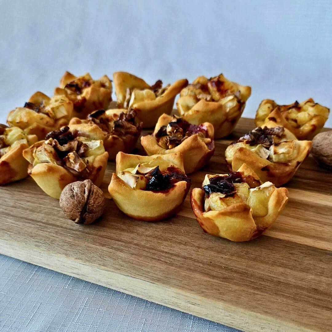 Mini tarte cu brie și gorgonzola