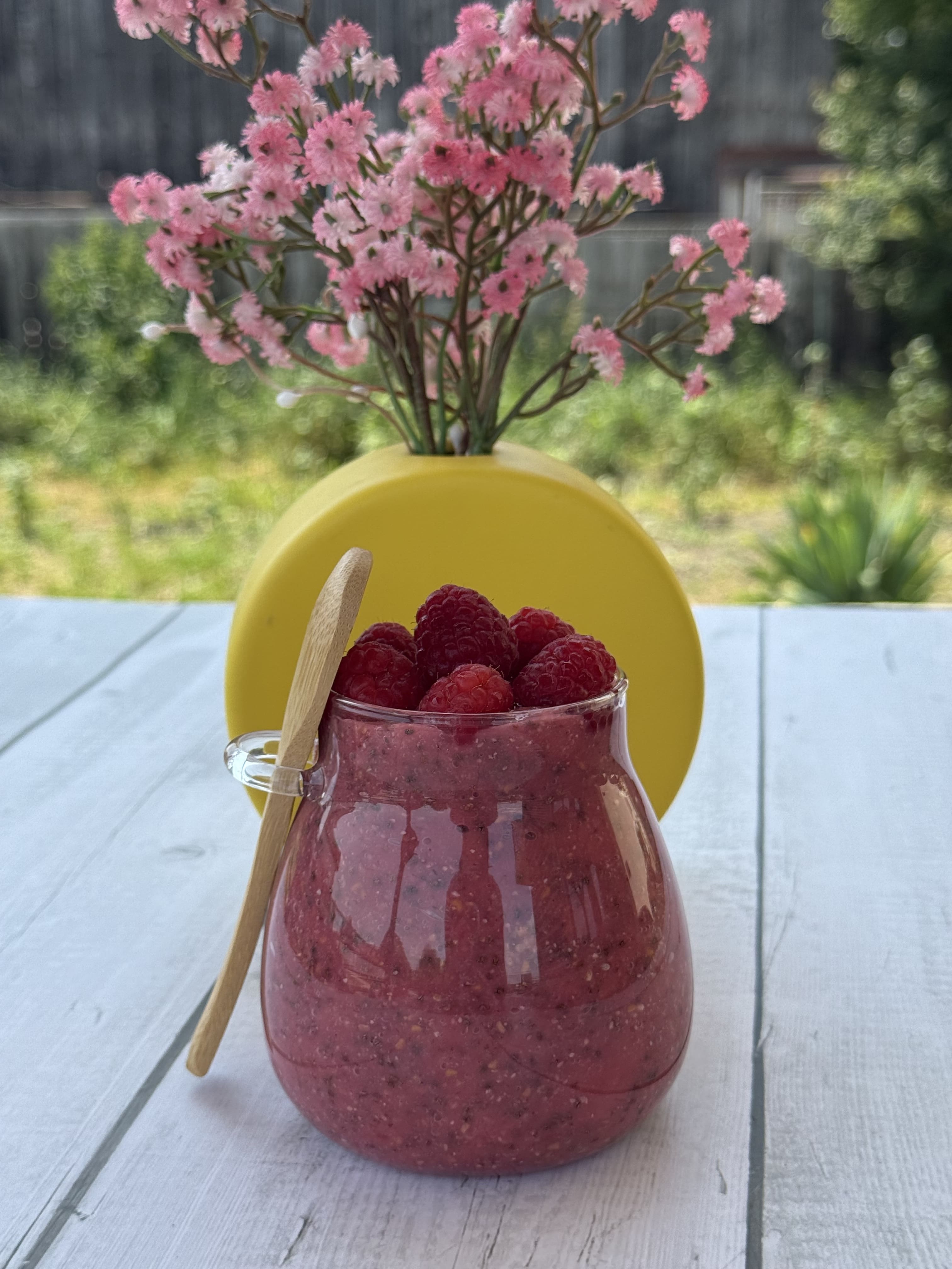 Budincă de chia cu lapte de cocos și zmeură