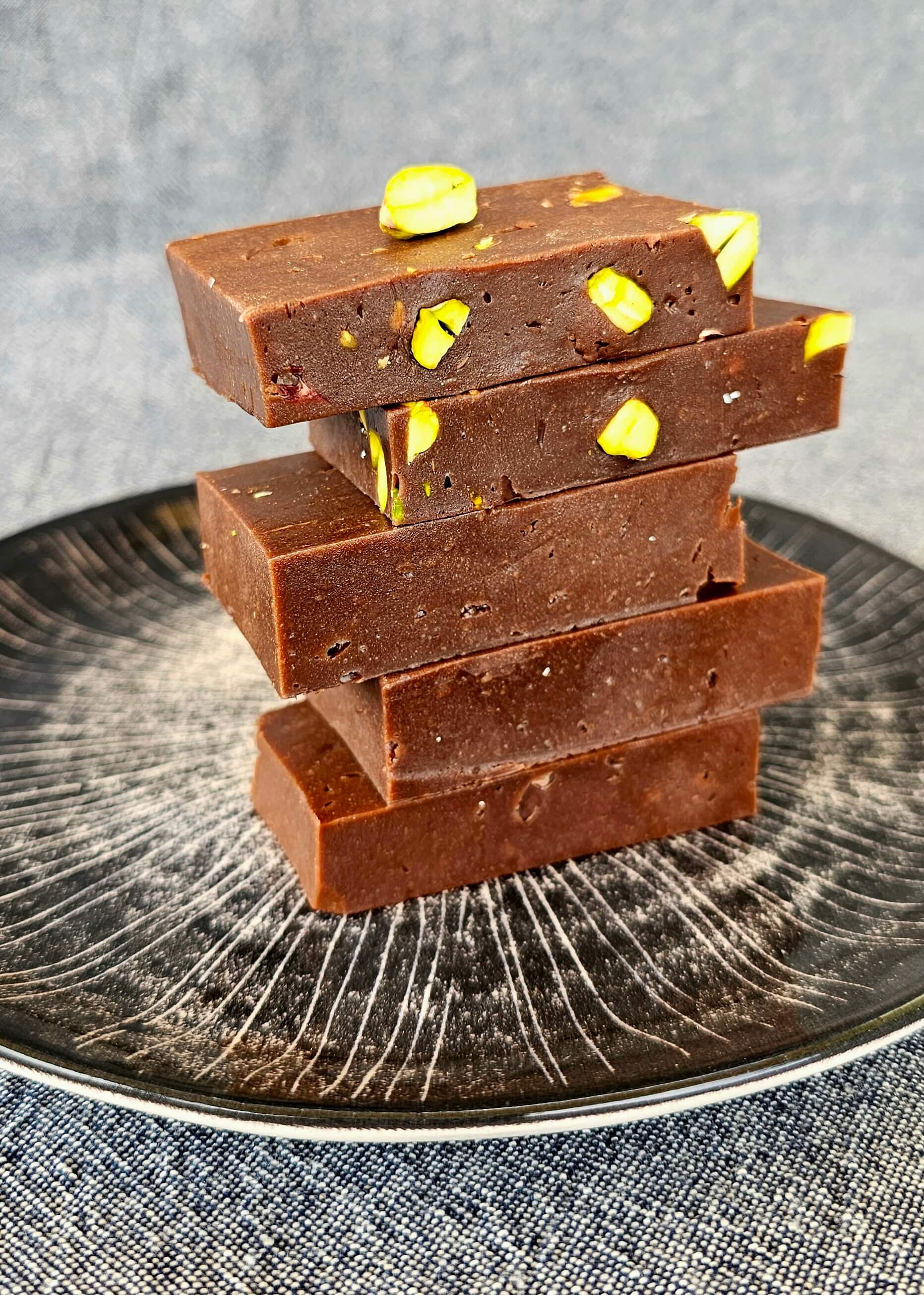 Home-made chocolate with nuts or pistachios