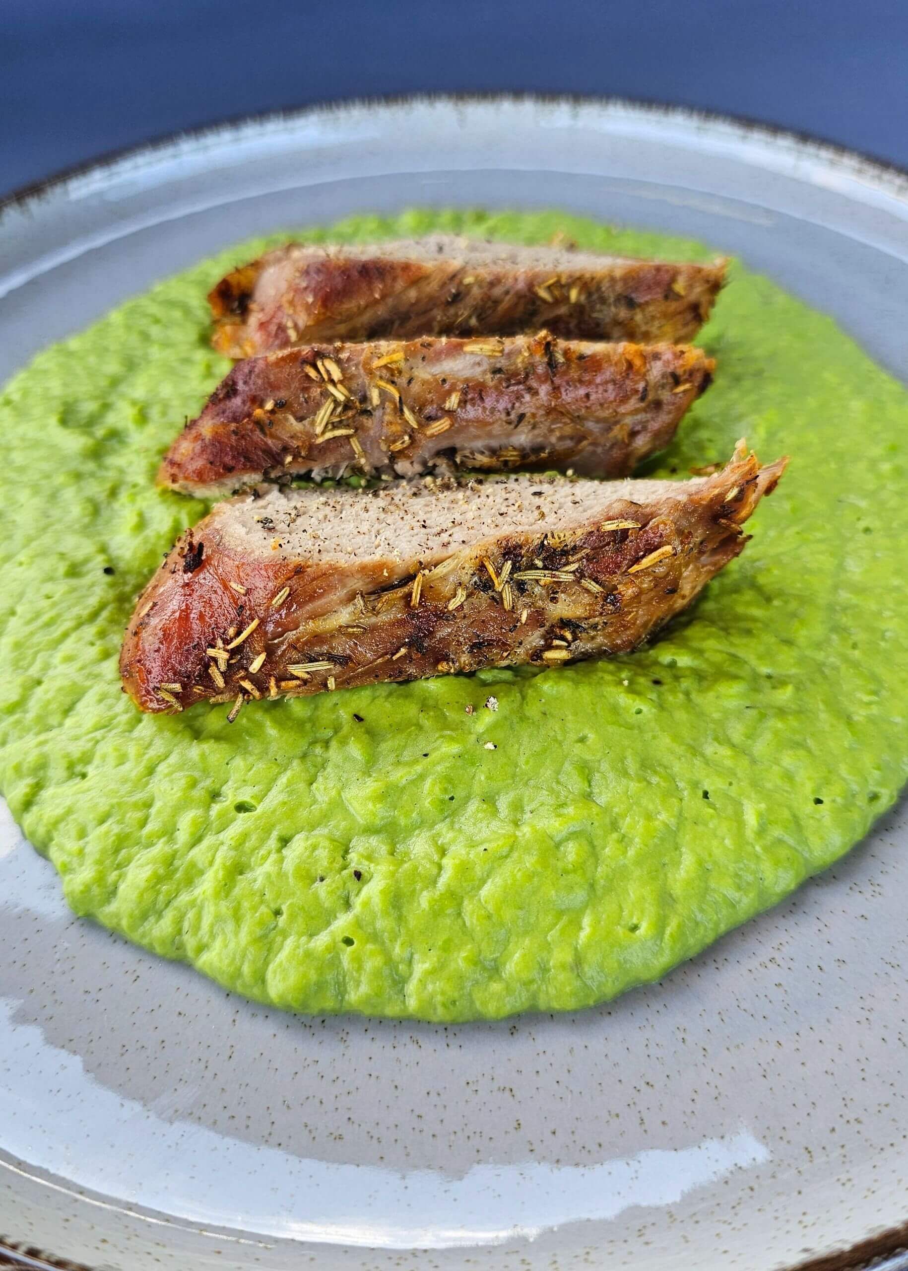 Mușchiuleț de Porc cu Piure de Mazăre