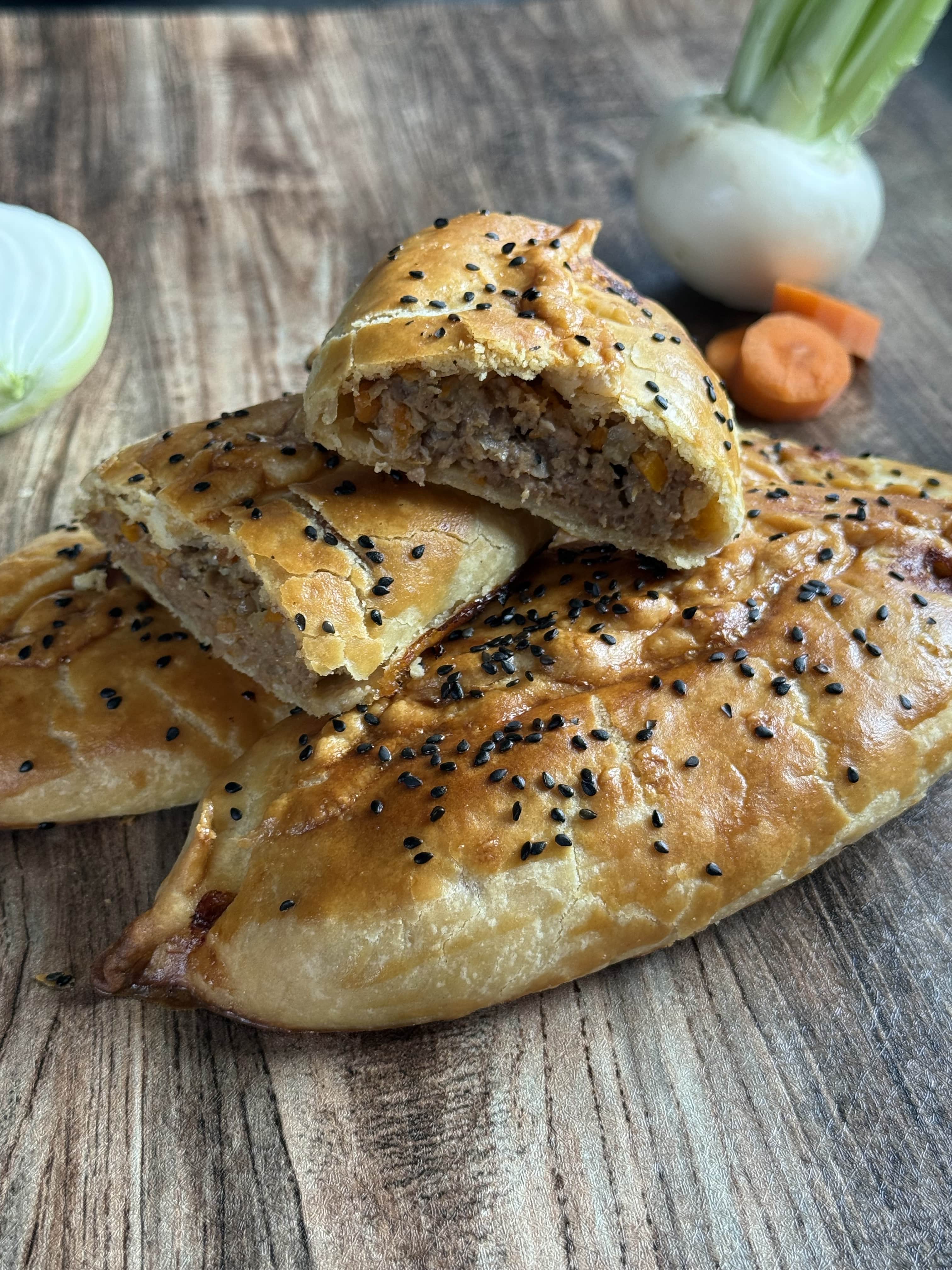 Plăcinte cu carne și legume