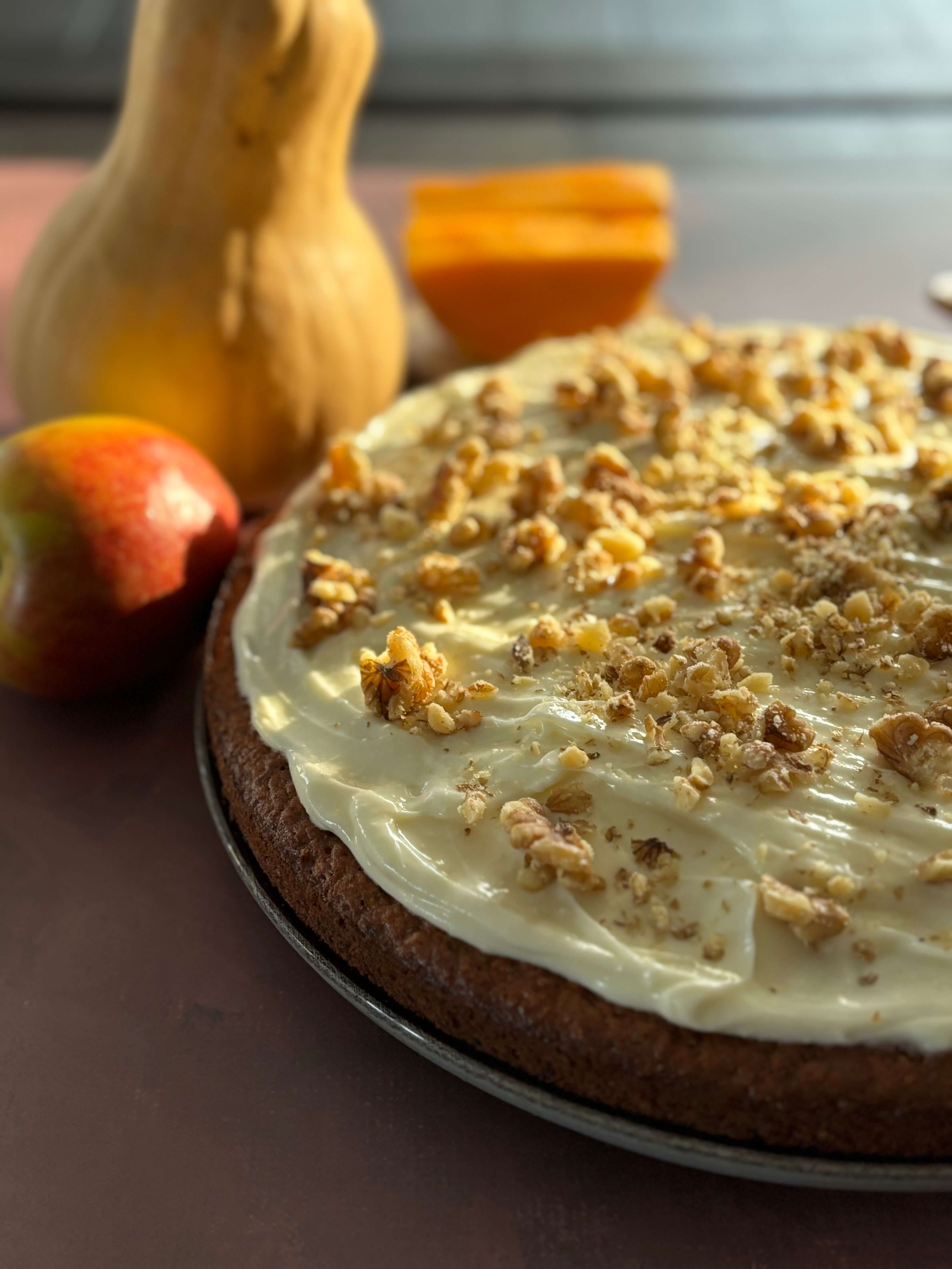 Prăjitură cu dovleac, mere și cremă de brânză